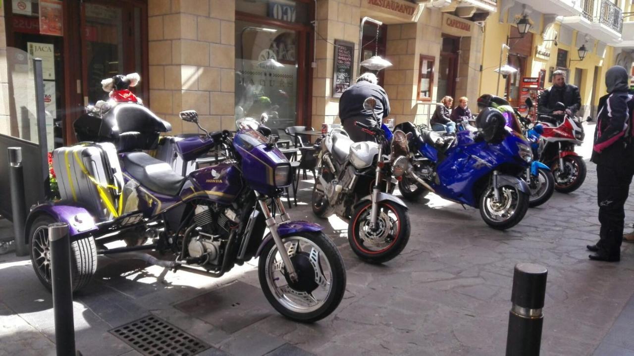Hotel Jaques Jaca Exterior foto