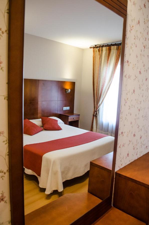 Hotel Jaques Jaca Exterior foto